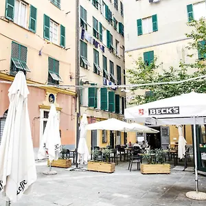 https://vivi-nel-cuore-del-centro-storico-di-genova.hotelitalianriviera.com